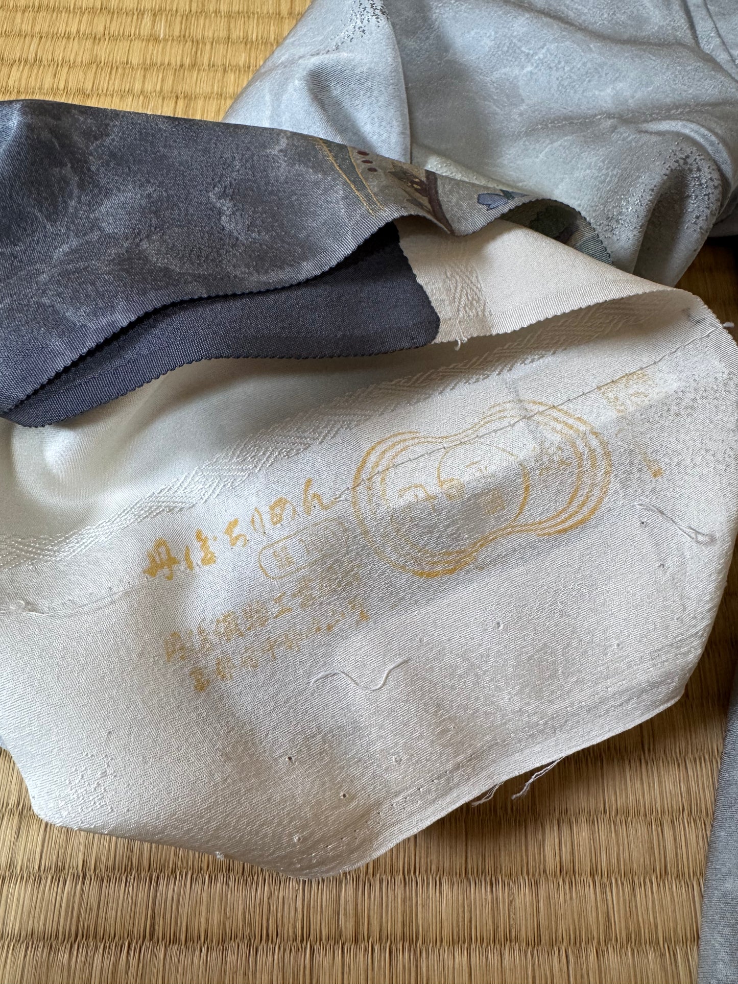 Hana-Sarasa No.015 Signature Jumbo Scrunchie