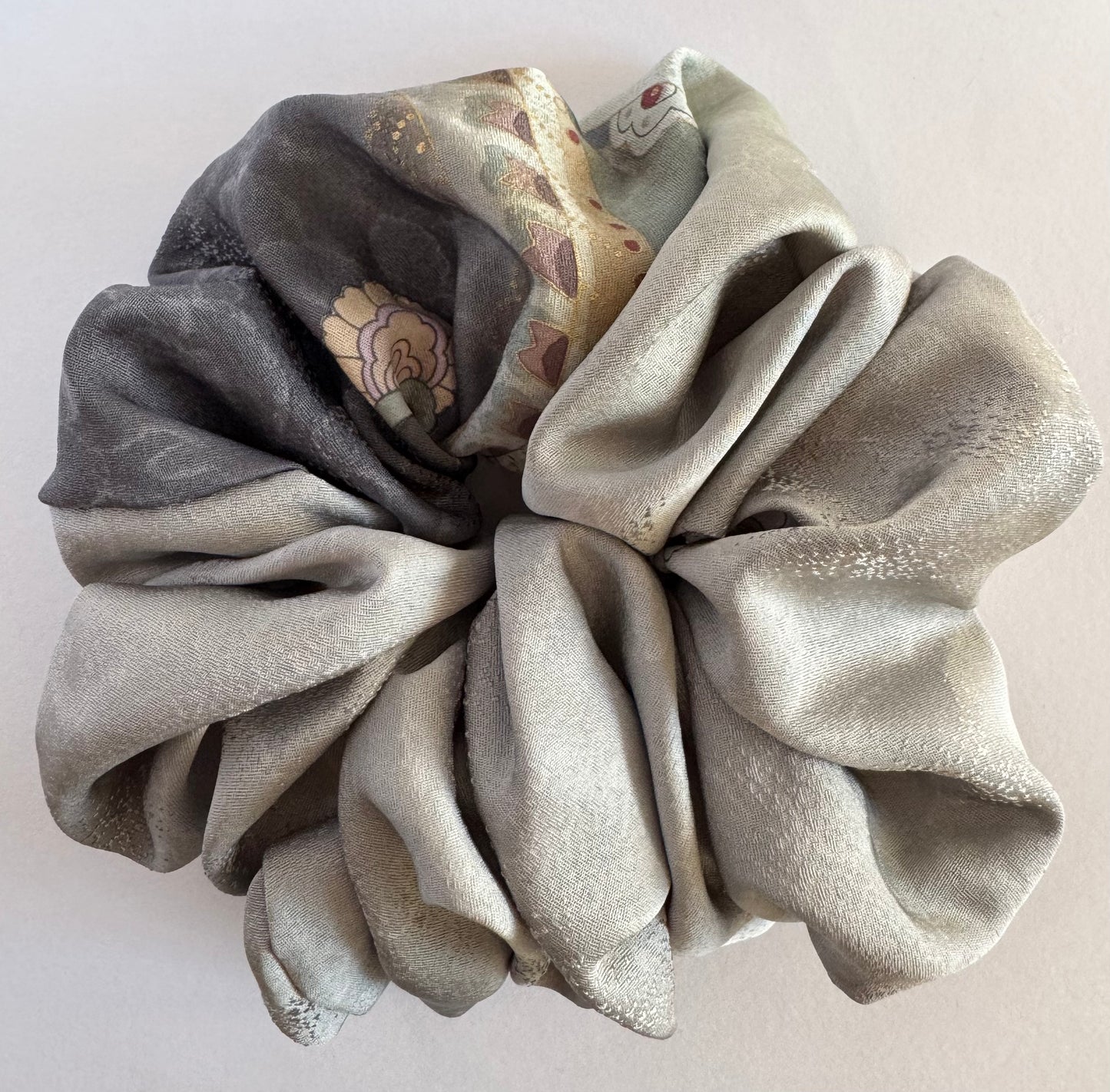 Hana-Sarasa No.015 Signature Jumbo Scrunchie